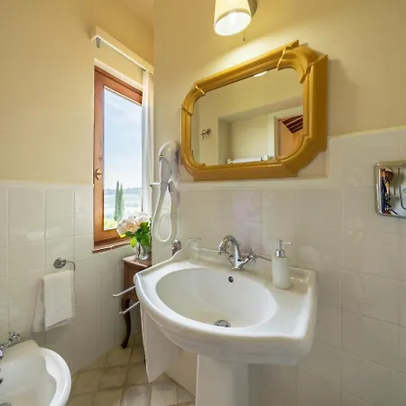 Torraccia Di Chiusi Relais בית חווה *